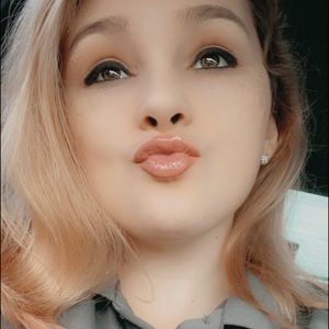 Meet your Posher, Tiffany